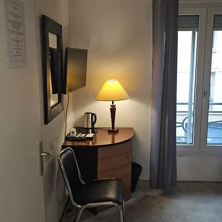 1er Consul Hotel Ruan