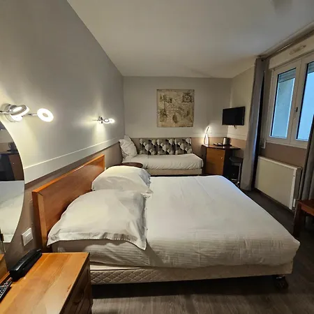 1er Consul Hotel Ruan