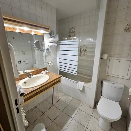 Hotel 1er Consul 2*