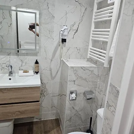 Hotel 1er Consul Ruan