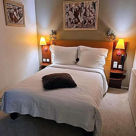 1er Consul Hotel 2*